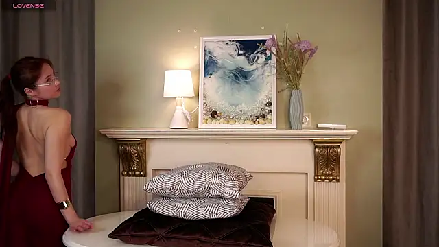 Snapshot of TenaTretina chatting on 03/25/26, 12:11 TenaTretina online show from 03/25/26, 12:11