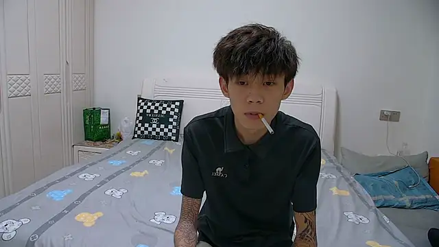 Snapshot of paofu-001 chatting on 03/25/26, 10:32 paofu-001 online show from 03/25/26, 10:32