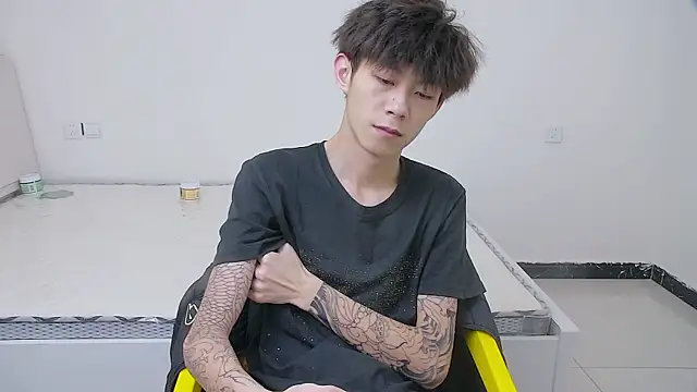 Snapshot of paofu-001 chatting on 04/04/26, 10:13 paofu-001 online show from 04/04/26, 10:13