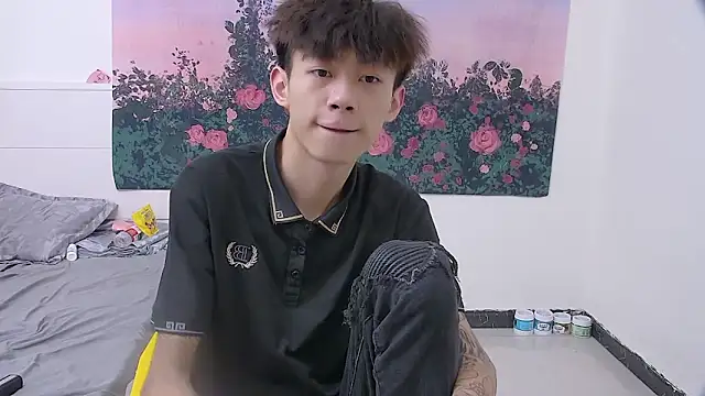 Snapshot of paofu-001 chatting on 04/25/26, 11:35 paofu-001 online show from 04/25/26, 11:35