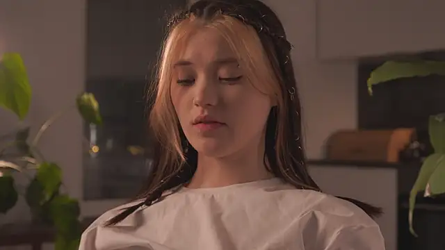 EleniRoeber online show from 02/13/26, 04:36