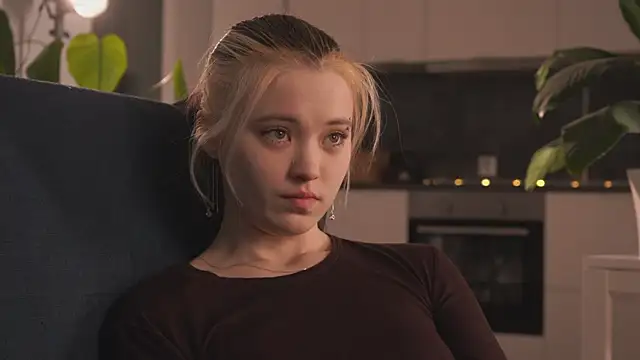 EleniRoeber online show from 02/15/26, 04:03