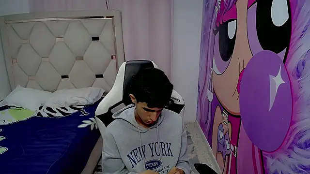 Akyra latinn online show from 02/02/26, 12:15