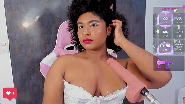 Snapshot of sexy_curlylady chatting on 03/05/26, 09:44 sexy curlylady online show from 03/05/26, 09:44