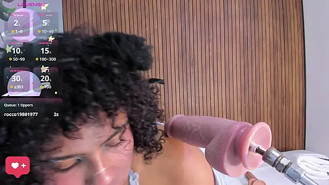 Snapshot of sexy_curlylady chatting on 04/11/26, 12:04 sexy curlylady online show from 04/11/26, 12:04