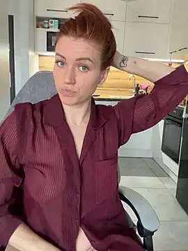 Snapshot of VelvetVibes26 chatting on 04/10/26, 07:35 VelvetVibes26 online show from 04/10/26, 07:35