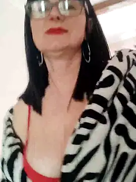 Snapshot of AliceSwan57 chatting on 03/30/26, 12:39 AliceSwan57 online show from 03/30/26, 12:39