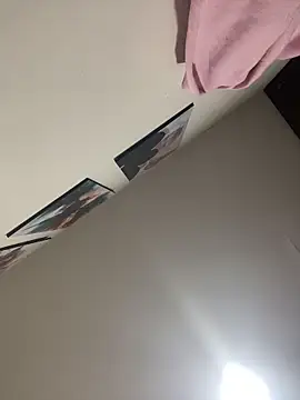 Snapshot of JuliaaVega chatting on 04/17/26, 11:46 JuliaaVega online show from 04/17/26, 11:46