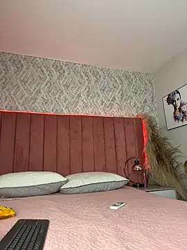 Snapshot of chiarabonds chatting on 04/01/26, 05:21 chiarabonds online show from 04/01/26, 05:21