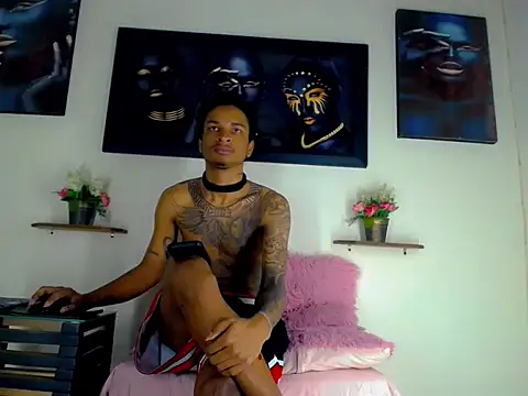 Snapshot of Tatoo_Noah chatting on 03/10/26, 05:07 Tatoo Noah online show from 03/10/26, 05:07