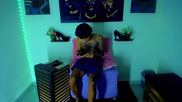 Snapshot of Tatoo_Noah chatting on 03/31/26, 01:11 Tatoo Noah online show from 03/31/26, 01:11