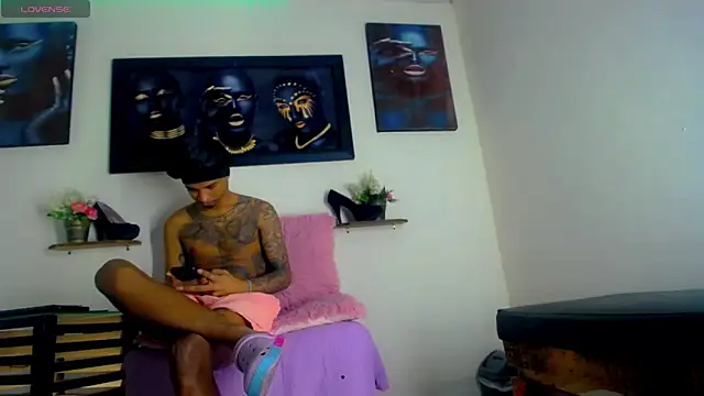 Snapshot of Tatoo_Noah chatting on 04/09/26, 01:05 Tatoo Noah online show from 04/09/26, 01:05