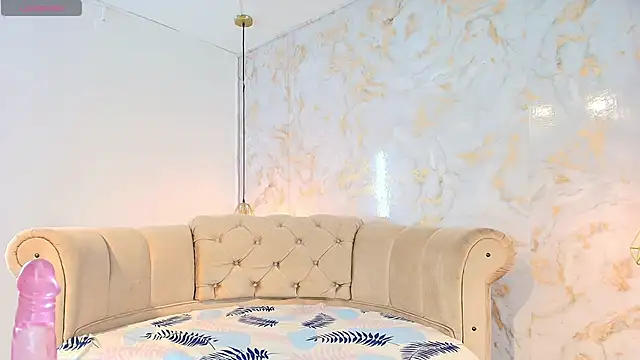 Snapshot of tifanibrown chatting on 02/14/26, 01:30 tifanibrown online show from 02/14/26, 01:30