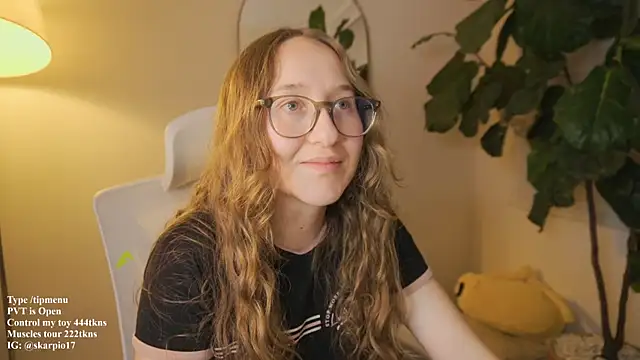 Snapshot of Scarlett_NoirMuse chatting on 05/16/26, 12:18 Scarlett NoirMuse online show from 05/16/26, 12:18
