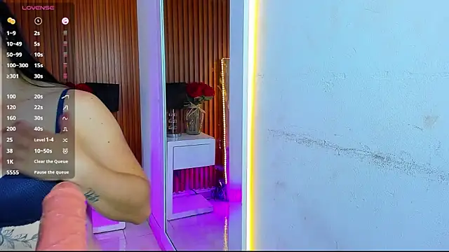 whitney white  online show from 03/09/26, 08:13