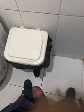 Snapshot of hudson19cm chatting on 03/23/26, 10:25 hudson19cm online show from 03/23/26, 10:25