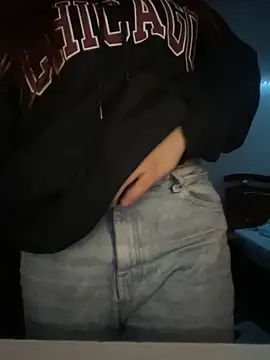 Snapshot of Vixroy7 chatting on 02/22/26, 12:23 Vixroy7 online show from 02/22/26, 12:23