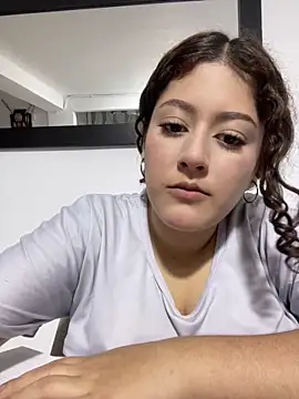 Snapshot of lizzy_luminair chatting on 02/26/26, 12:53 lizzy luminair online show from 02/26/26, 12:53