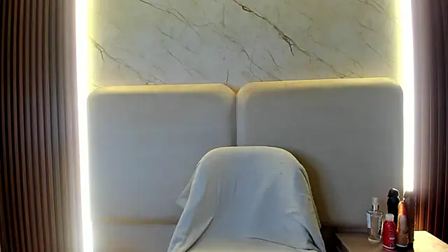 Snapshot of PalomaAguilarx69 chatting on 03/08/26, 02:15 PalomaAguilarx69 online show from 03/08/26, 02:15