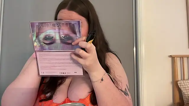 Snapshot of xopeachybaby chatting on 03/25/26, 04:29 xopeachybaby online show from 03/25/26, 04:29