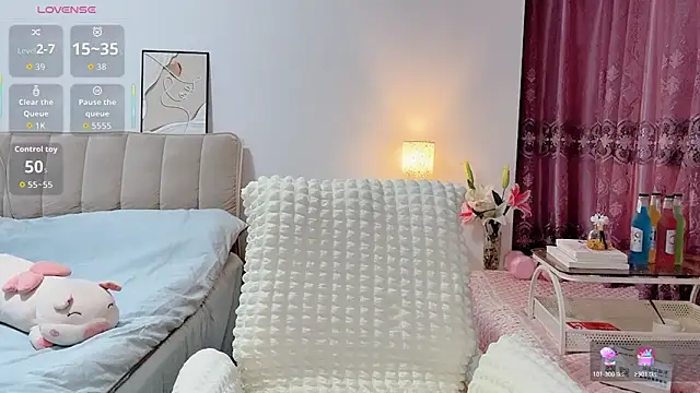 Snapshot of 10ve1y chatting on 03/27/26, 12:16 10ve1y online show from 03/27/26, 12:16