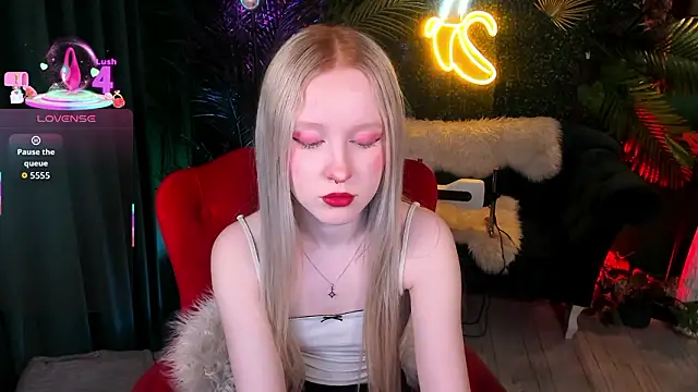 Snapshot of Sia_Hart chatting on 02/26/26, 06:07 Sia Hart online show from 02/26/26, 06:07