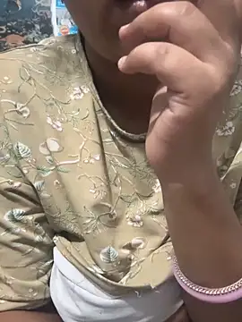 Snapshot of Real_Roma chatting on 03/28/26, 02:16 Real Roma online show from 03/28/26, 02:16