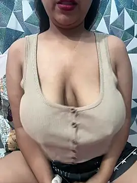 Snapshot of Real_Roma chatting on 04/11/26, 10:19 Real Roma online show from 04/11/26, 10:19