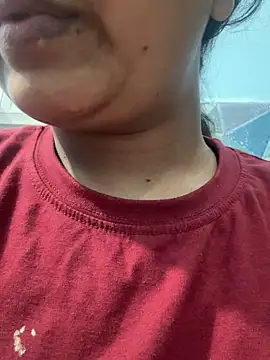 Snapshot of Real_Roma chatting on 04/20/26, 07:59 Real Roma online show from 04/20/26, 07:59