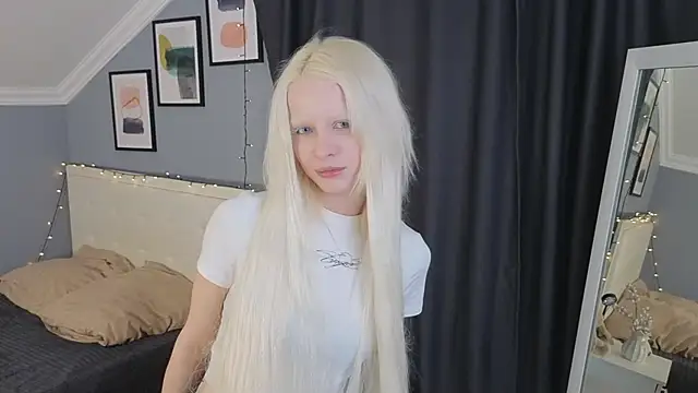 Snapshot of Naomi_Demio chatting on 03/11/26, 11:38 Naomi Demio online show from 03/11/26, 11:38