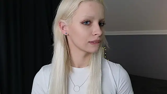 Snapshot of Naomi_Demio chatting on 03/14/26, 12:32 Naomi Demio online show from 03/14/26, 12:32