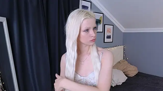 Snapshot of Naomi_Demio chatting on 03/15/26, 12:11 Naomi Demio online show from 03/15/26, 12:11