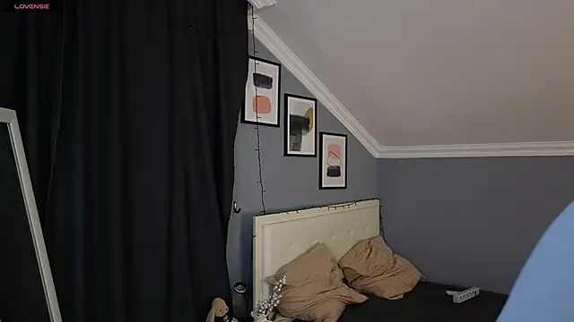 Snapshot of Naomi_Demio chatting on 04/01/26, 12:06 Naomi Demio online show from 04/01/26, 12:06