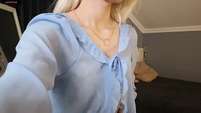 Snapshot of Naomi_Demio chatting on 04/01/26, 01:41 Naomi Demio online show from 04/01/26, 01:41