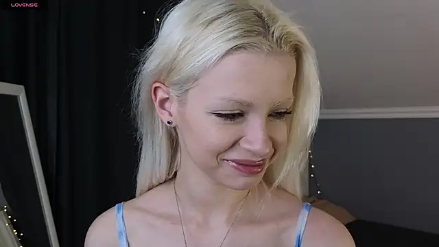 Snapshot of Naomi_Demio chatting on 04/02/26, 12:03 Naomi Demio online show from 04/02/26, 12:03