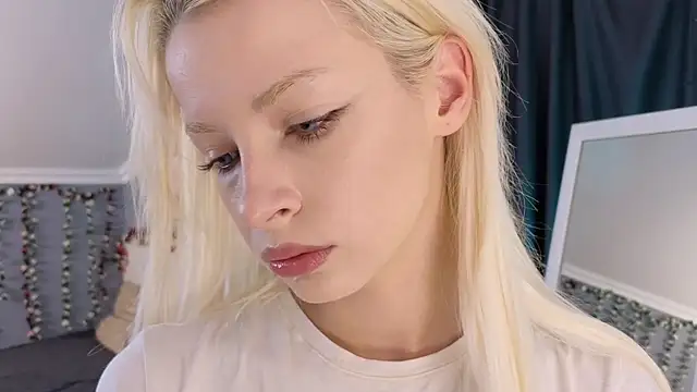 Snapshot of Naomi_Demio chatting on 07/09/26, 01:04 Naomi Demio online show from 07/09/26, 01:04