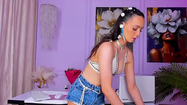 Snapshot of AvaCassidy chatting on 04/06/26, 07:48 AvaCassidy online show from 04/06/26, 07:48