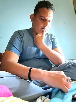 Snapshot of THONETE chatting on 04/18/26, 12:47 THONETE online show from 04/18/26, 12:47