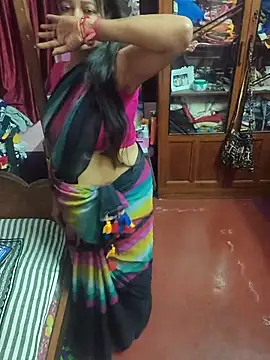 Snapshot of Little-Roshni chatting on 02/06/26, 04:32 Little-Roshni online show from 02/06/26, 04:32