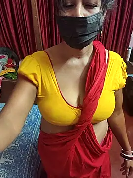 Snapshot of Little-Roshni chatting on 06/16/26, 07:05 Little-Roshni online show from 06/16/26, 07:05