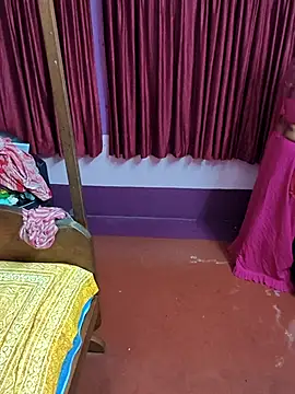 Snapshot of Little-Roshni chatting on 06/19/26, 06:45 Little-Roshni online show from 06/19/26, 06:45