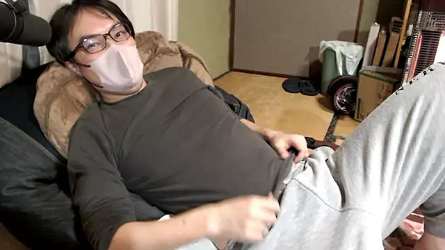 Snapshot of Akio0202_jp chatting on 02/17/26, 01:07 Akio0202 jp online show from 02/17/26, 01:07