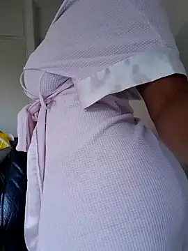 Snapshot of Barbieee1301 chatting on 03/26/26, 04:29 Barbieee1301 online show from 03/26/26, 04:29