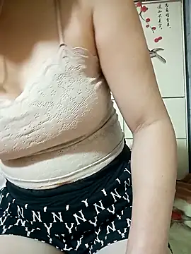 Snapshot of Nuna_689 chatting on 03/21/26, 02:16 Nuna 689 online show from 03/21/26, 02:16