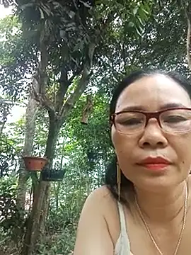 Snapshot of Nuna_689 chatting on 04/11/26, 02:27 Nuna 689 online show from 04/11/26, 02:27