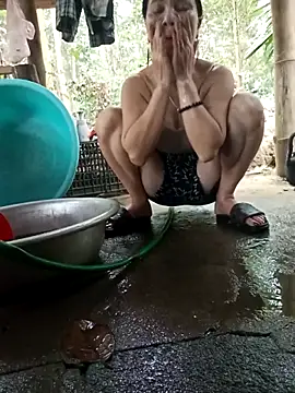 Snapshot of Nuna_689 chatting on 04/16/26, 03:18 Nuna 689 online show from 04/16/26, 03:18