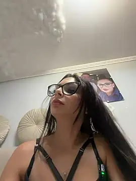 Snapshot of HiddendesireXO01 chatting on 07/01/26, 07:13 HiddendesireXO01 online show from 07/01/26, 07:13