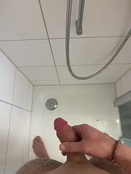 Snapshot of tony3729 chatting on 02/08/26, 01:25 tony3729 online show from 02/08/26, 01:25