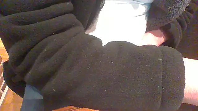 Snapshot of ludowrss chatting on 03/15/26, 04:29 ludowrss online show from 03/15/26, 04:29