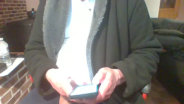 Snapshot of ludowrss chatting on 03/21/26, 04:17 ludowrss online show from 03/21/26, 04:17